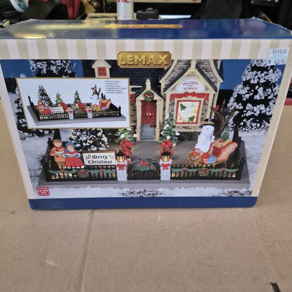 Lemax Village Collection Victorian Front Yard Resin Illuminated Table Accent
